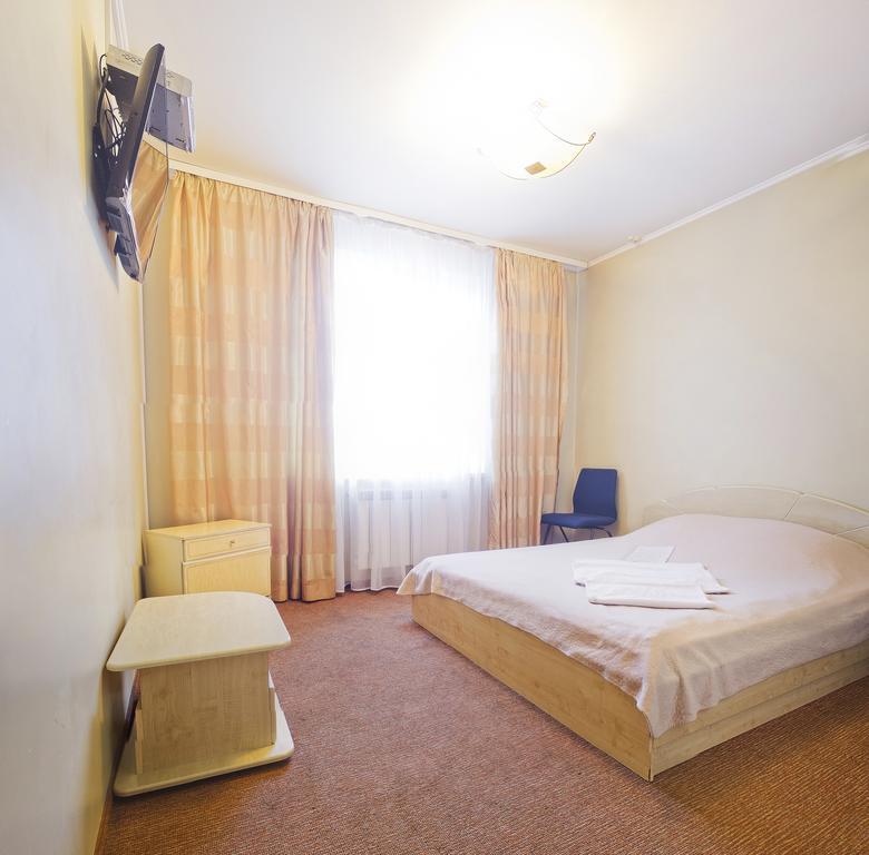 Motel イヴァーノ＝フランキーウシク 部屋 写真